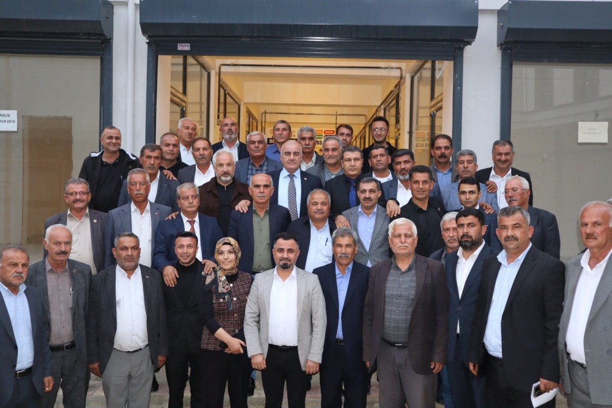 Özhan, Besni’nin geleceğini muhtarlarla değerlendirdi